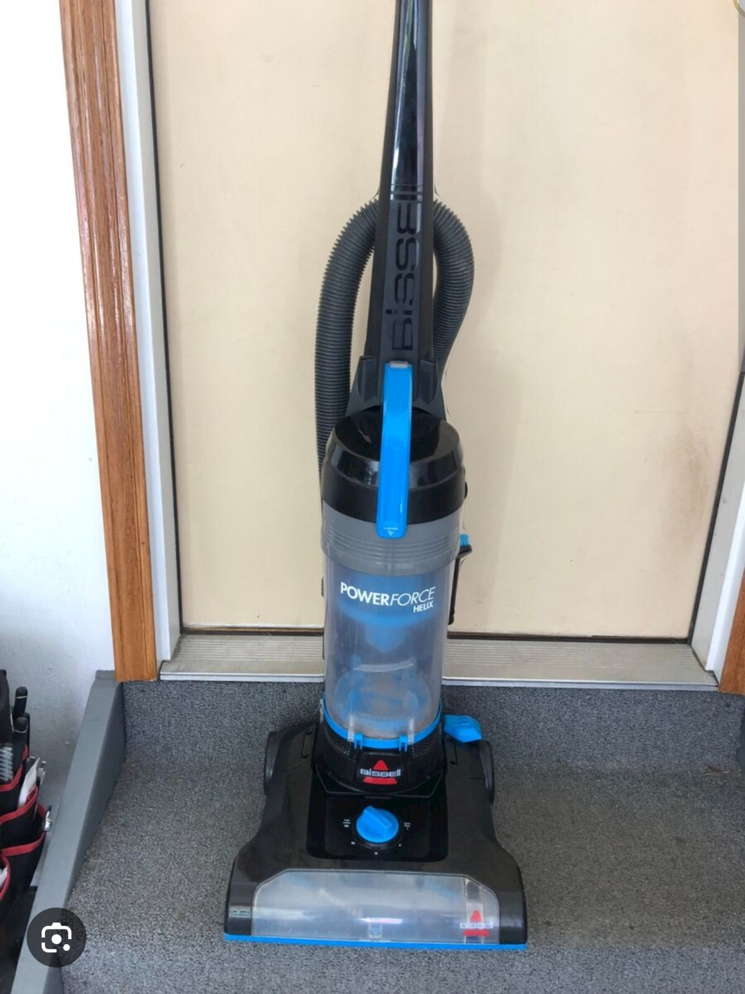 Bissell Powerforce Vacuum Like New - photo 3