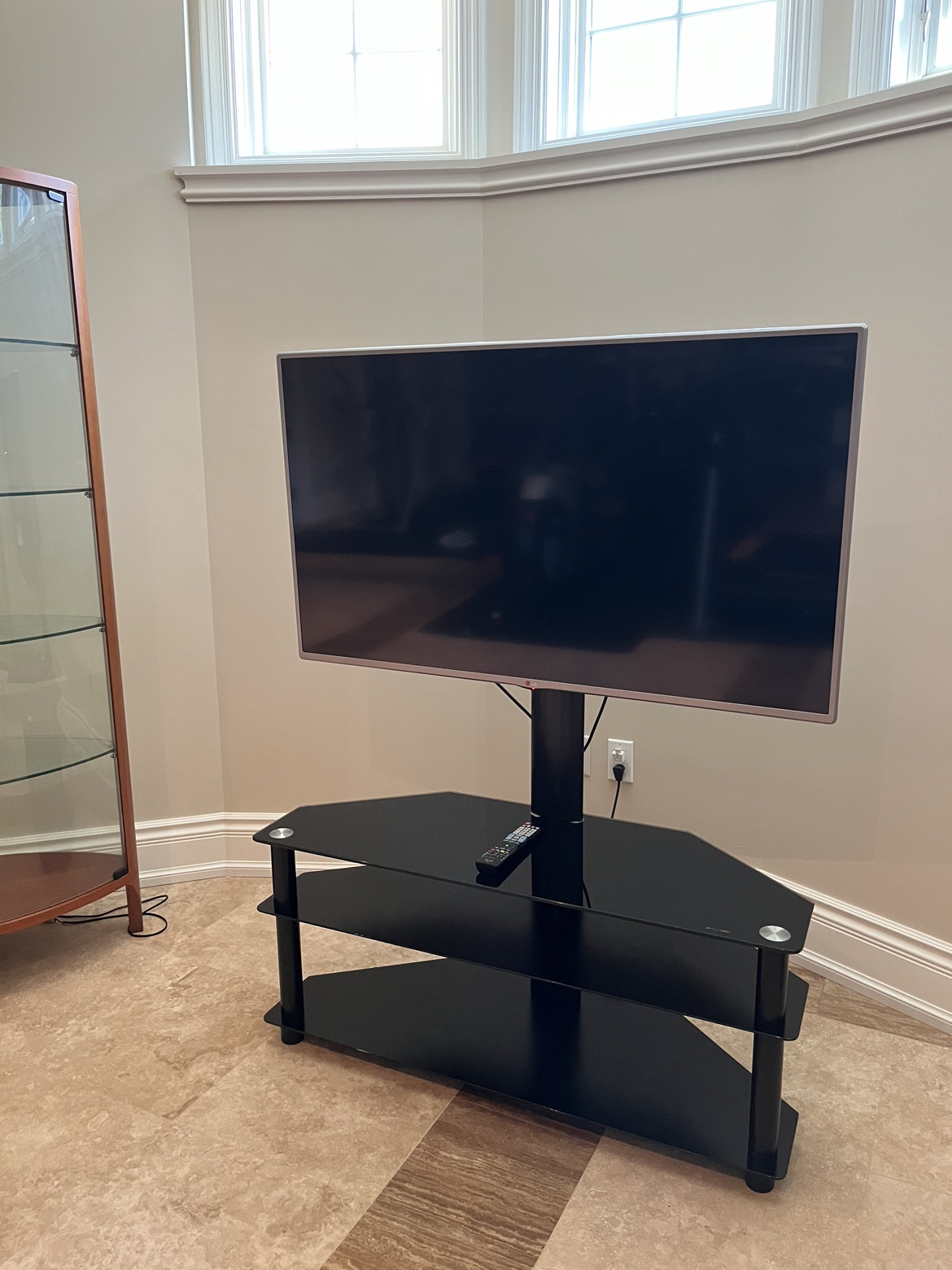 For 3days LG 50-inch smart tv with tv stand