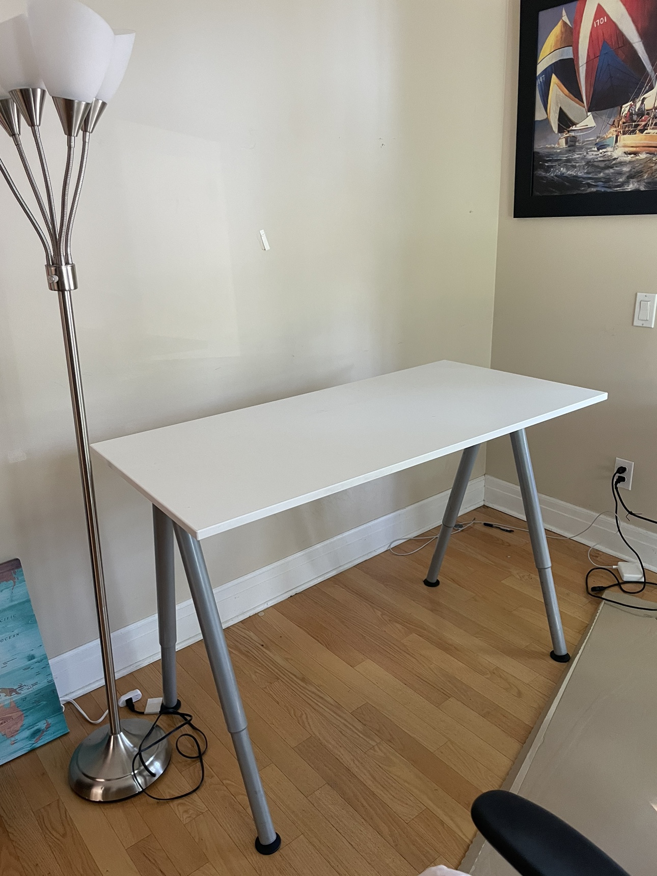 Adjustable Desk table
