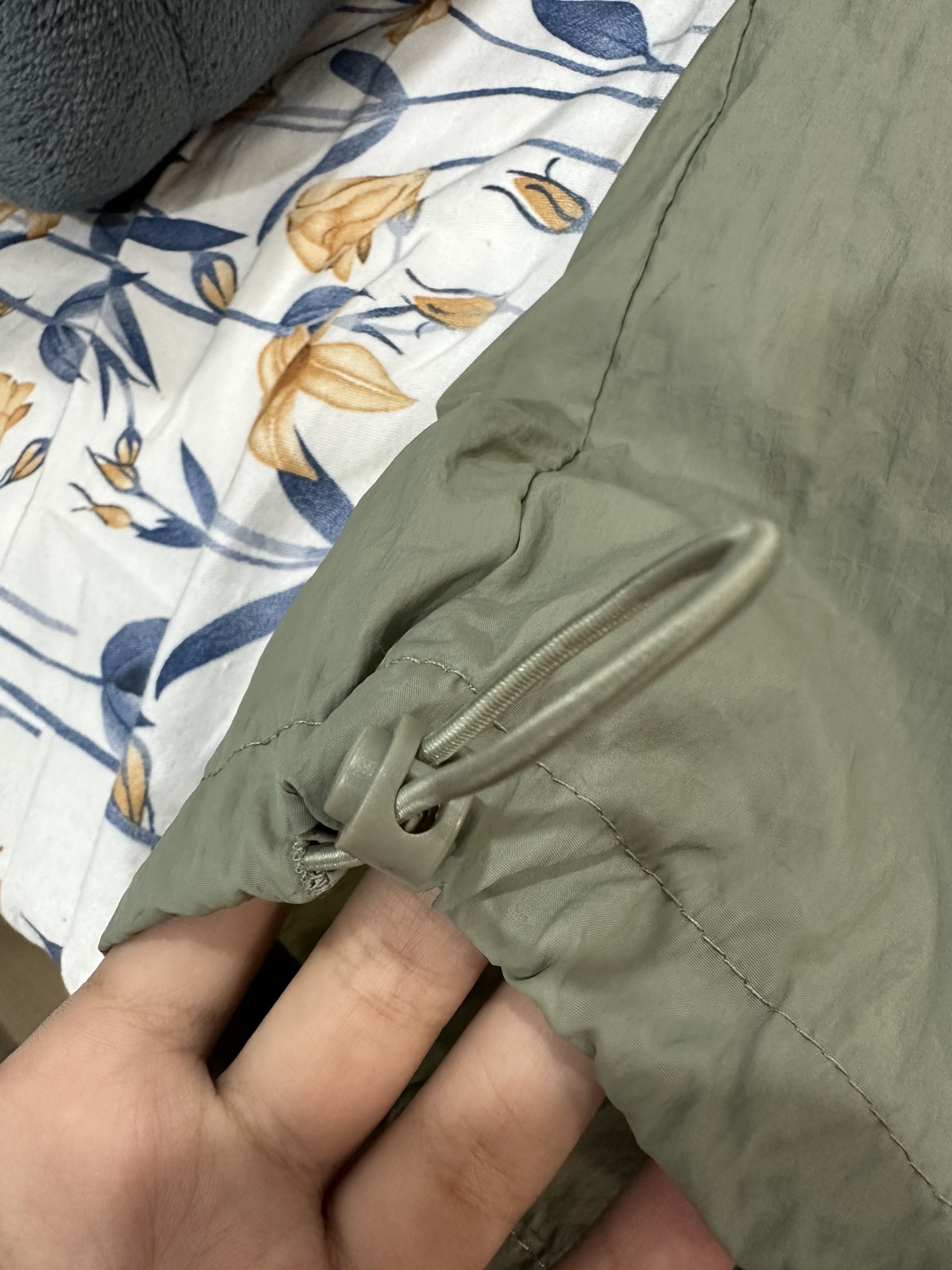 parachute cargo pants with drawstrings on the leg. - photo 4