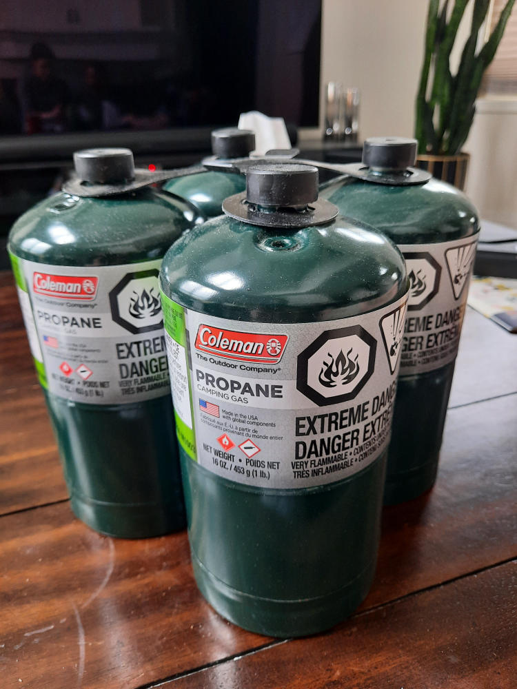 New Coleman propane gas cylinder/canister, 4/pack