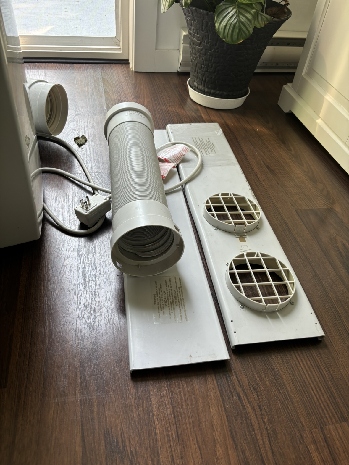Danby Portable Air conditioner - photo 3