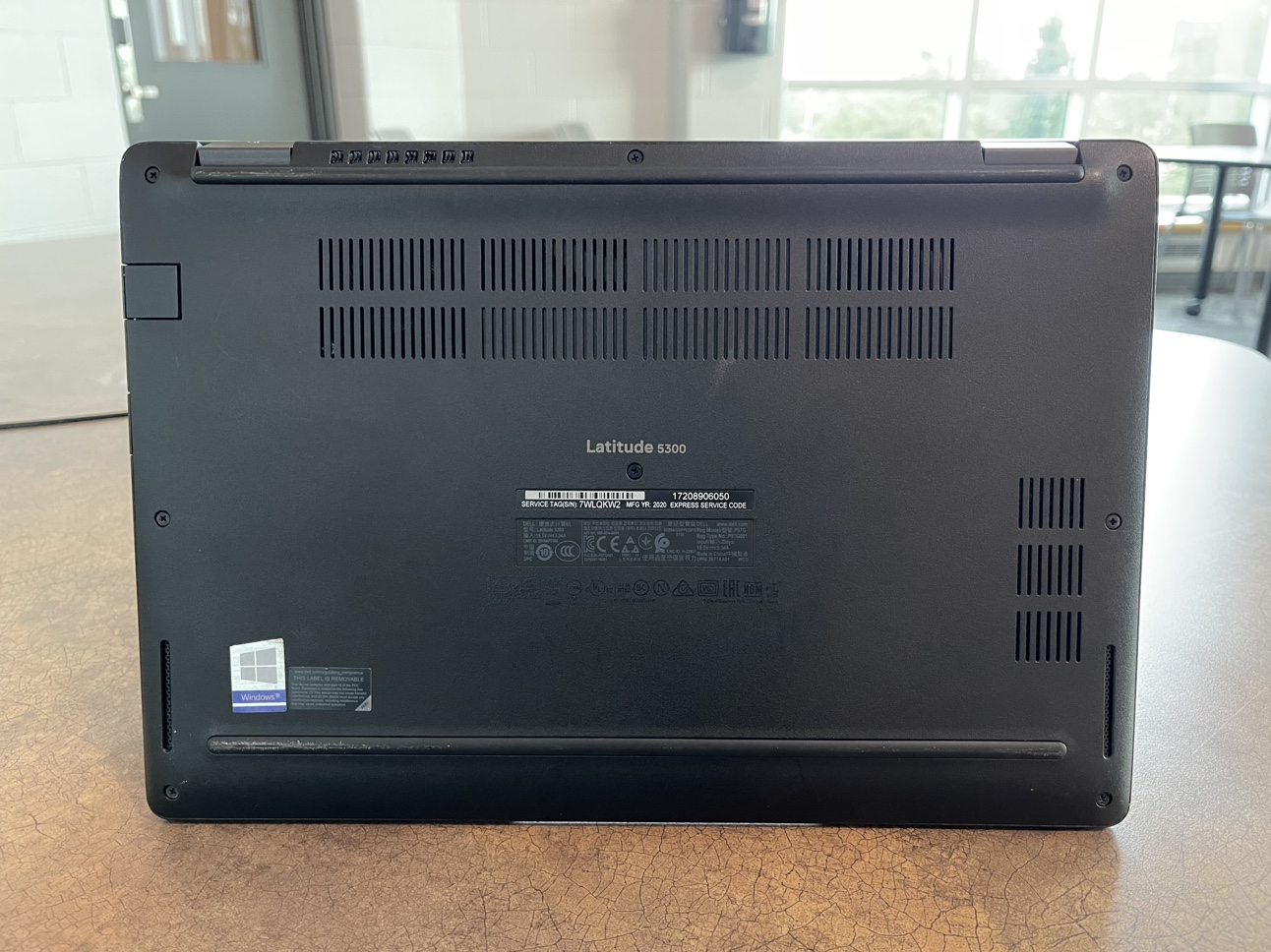 Dell Latitude 5300 Touchscreen Laptop image indicator(8)