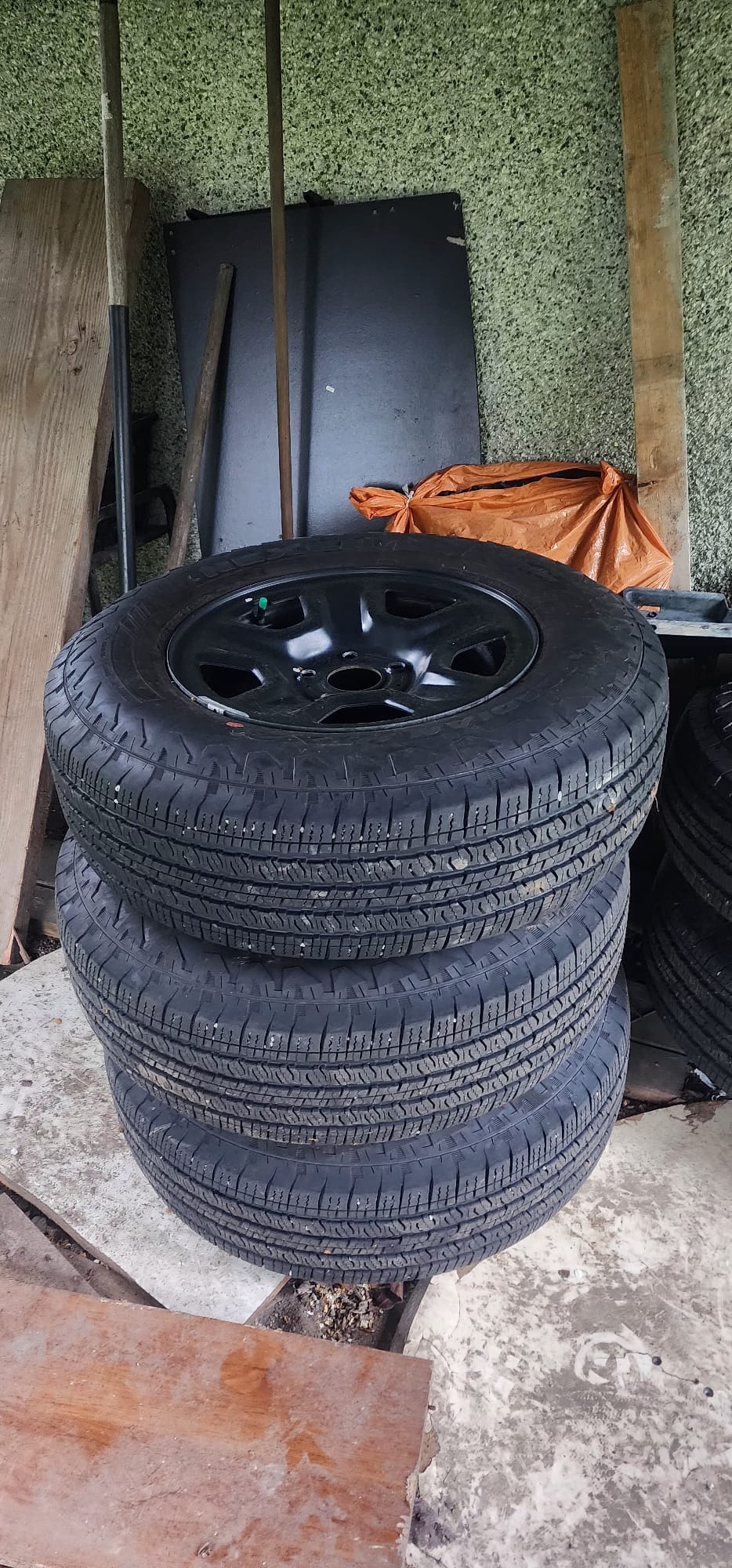 5 All terrain tires M+S 245/75R17