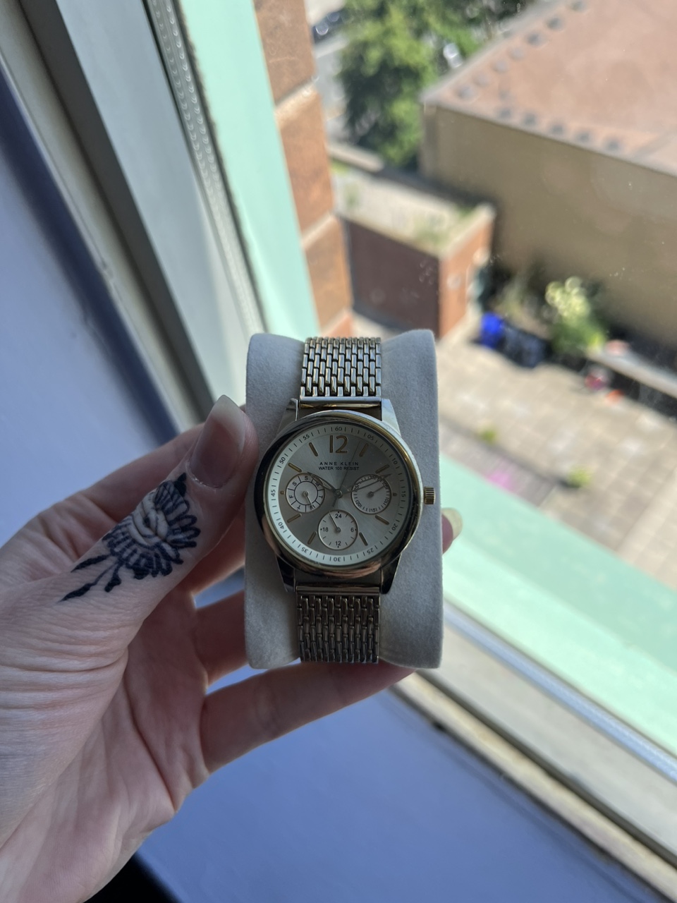 Anne Klein image indicator(6)