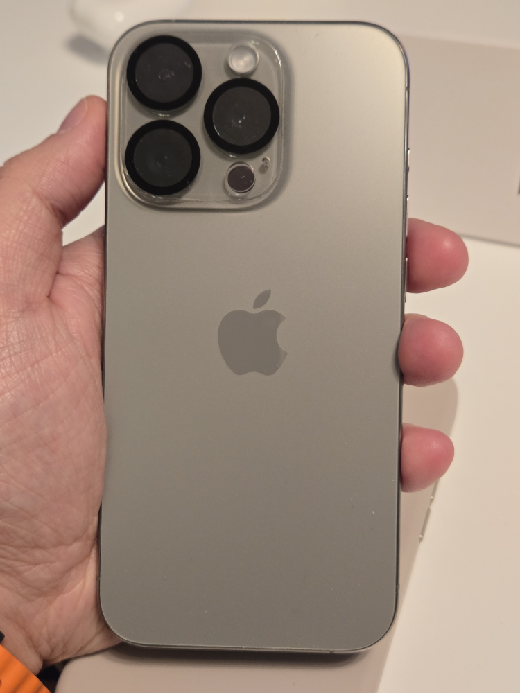 iPhone 15 Pro 256GB Natural Titanium - photo 2