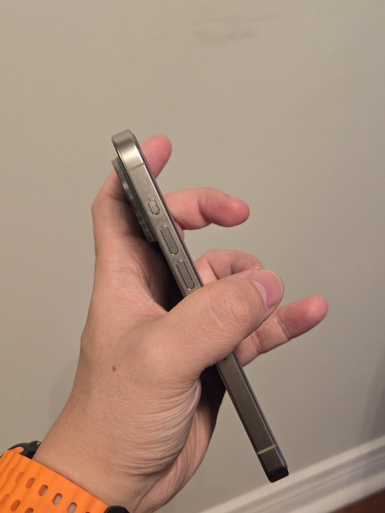 iPhone 15 Pro 256GB Natural Titanium - photo 4