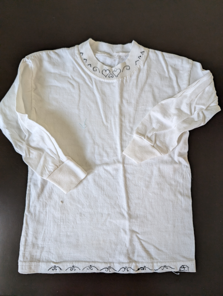 Kids white shirt 👕 #freecycle thumbnail