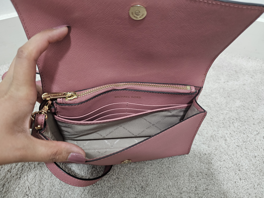 Authentic Michael Kors bag for Sale image indicator(5)