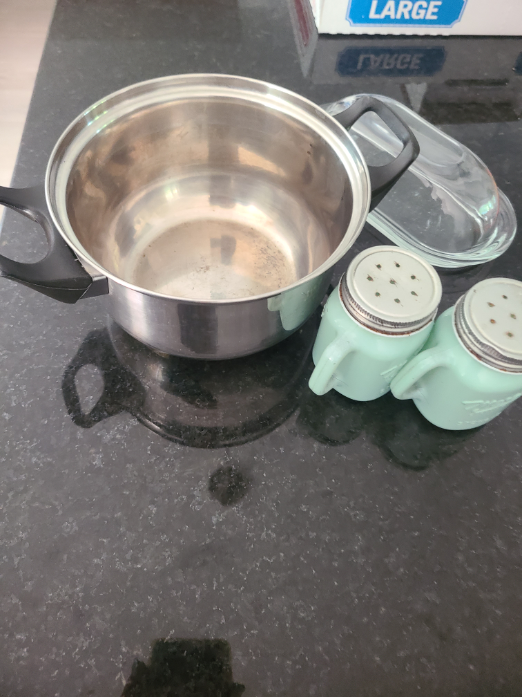 small pot no lid #freecycle thumbnail