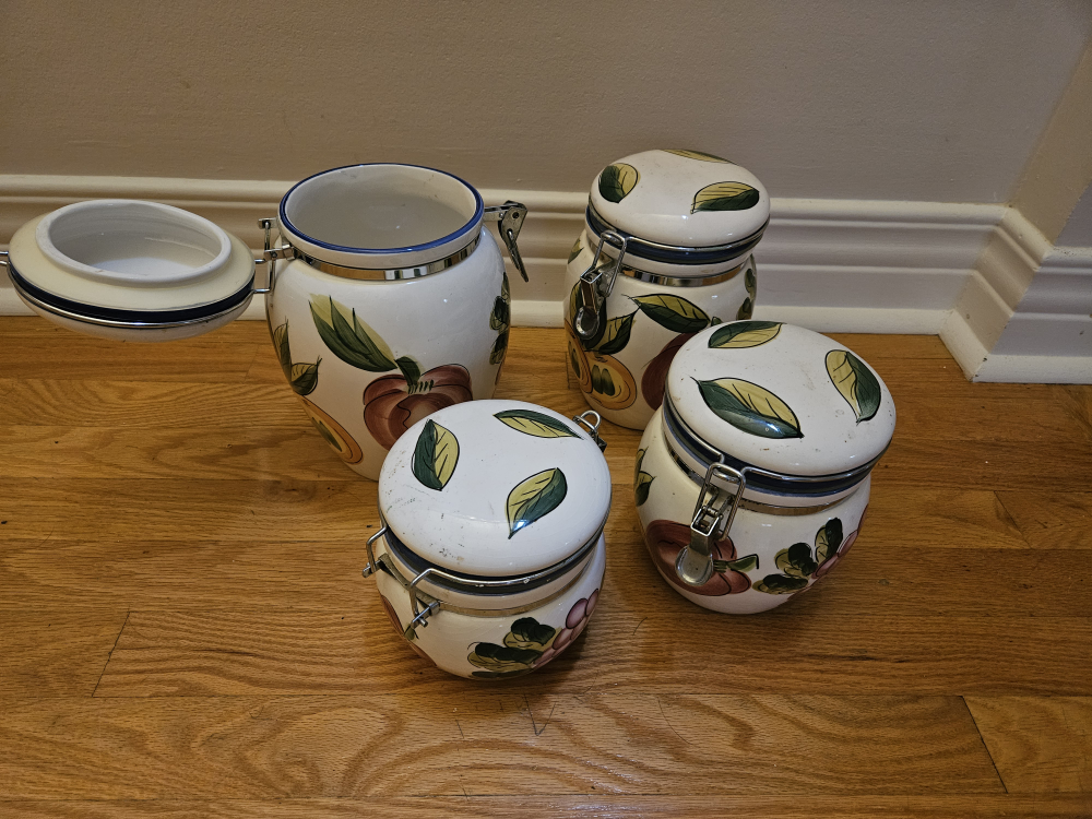 Ceramic canisters thumbnail