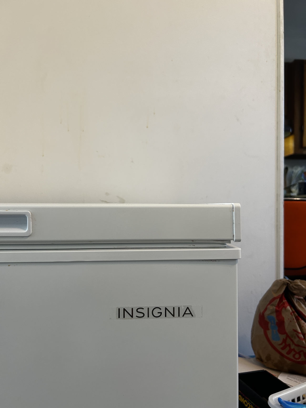 Insignia™ - 5.0 Cu. Ft. Garage Ready-Chest Freezer - photo 5