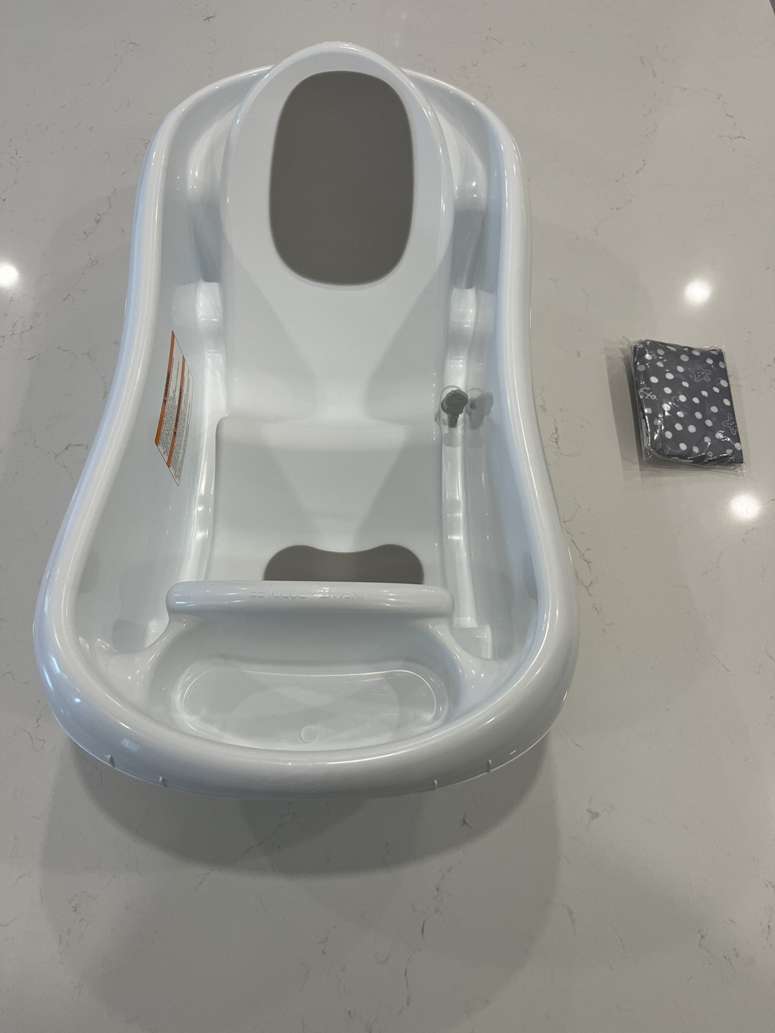 Newborn to Toddler Bathtub - The First Years