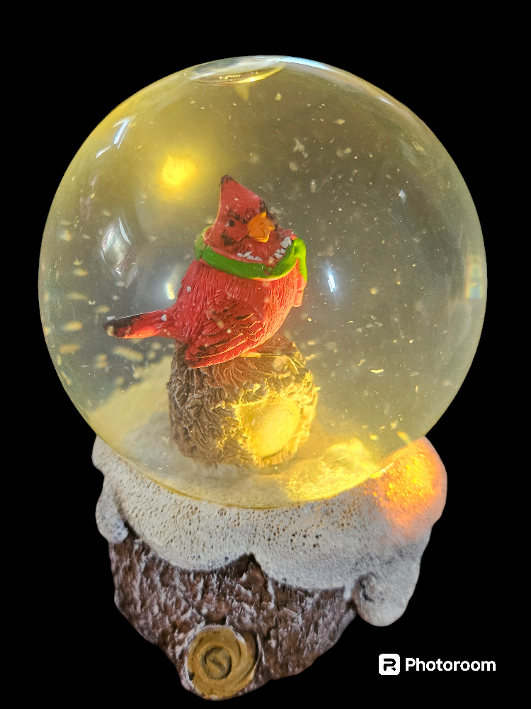 cardinal snowglobe