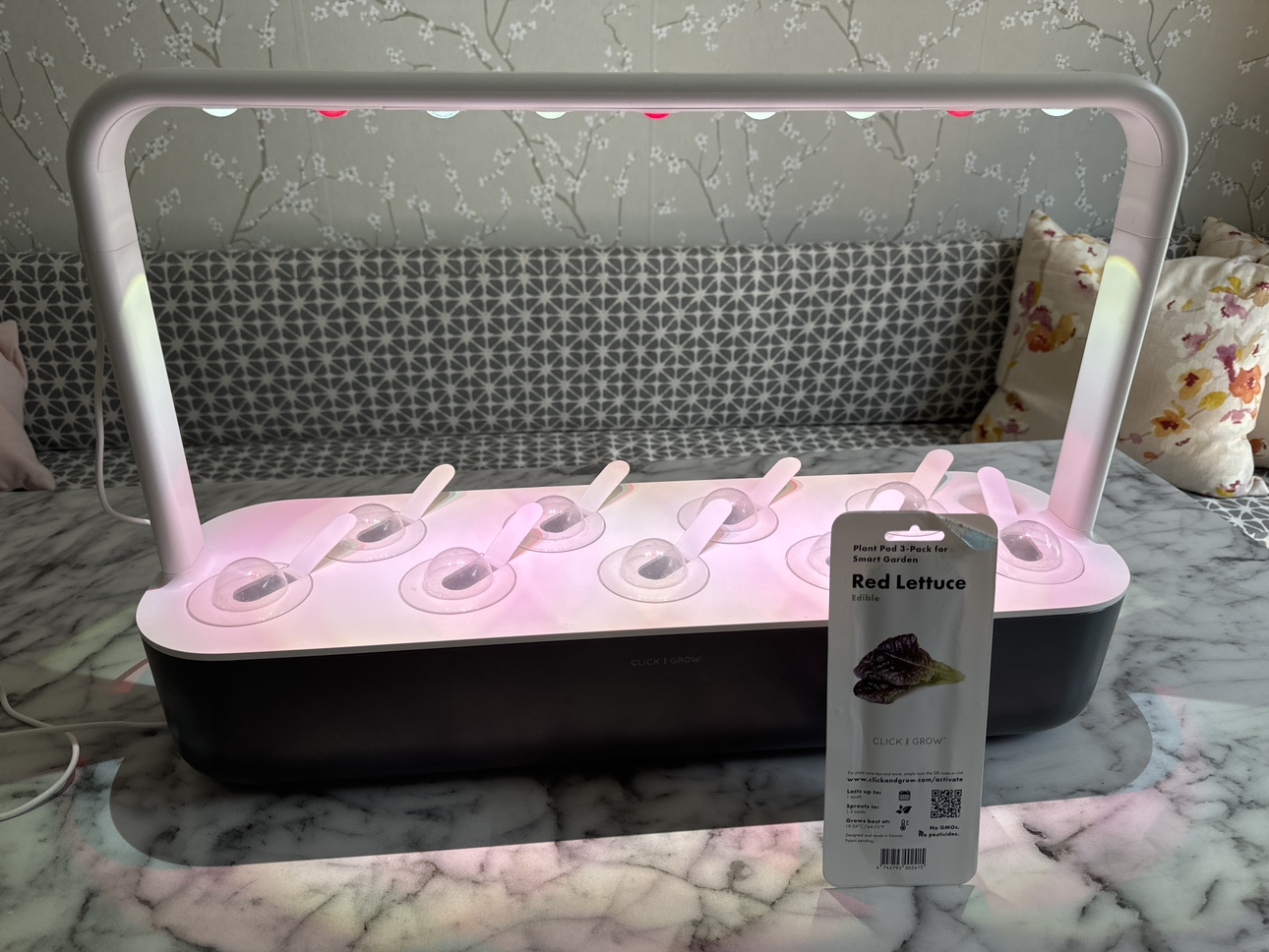 Click and Grow indoor garden system - photo 3