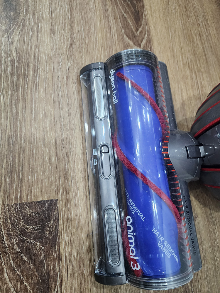 dyson vacuum - photo 3