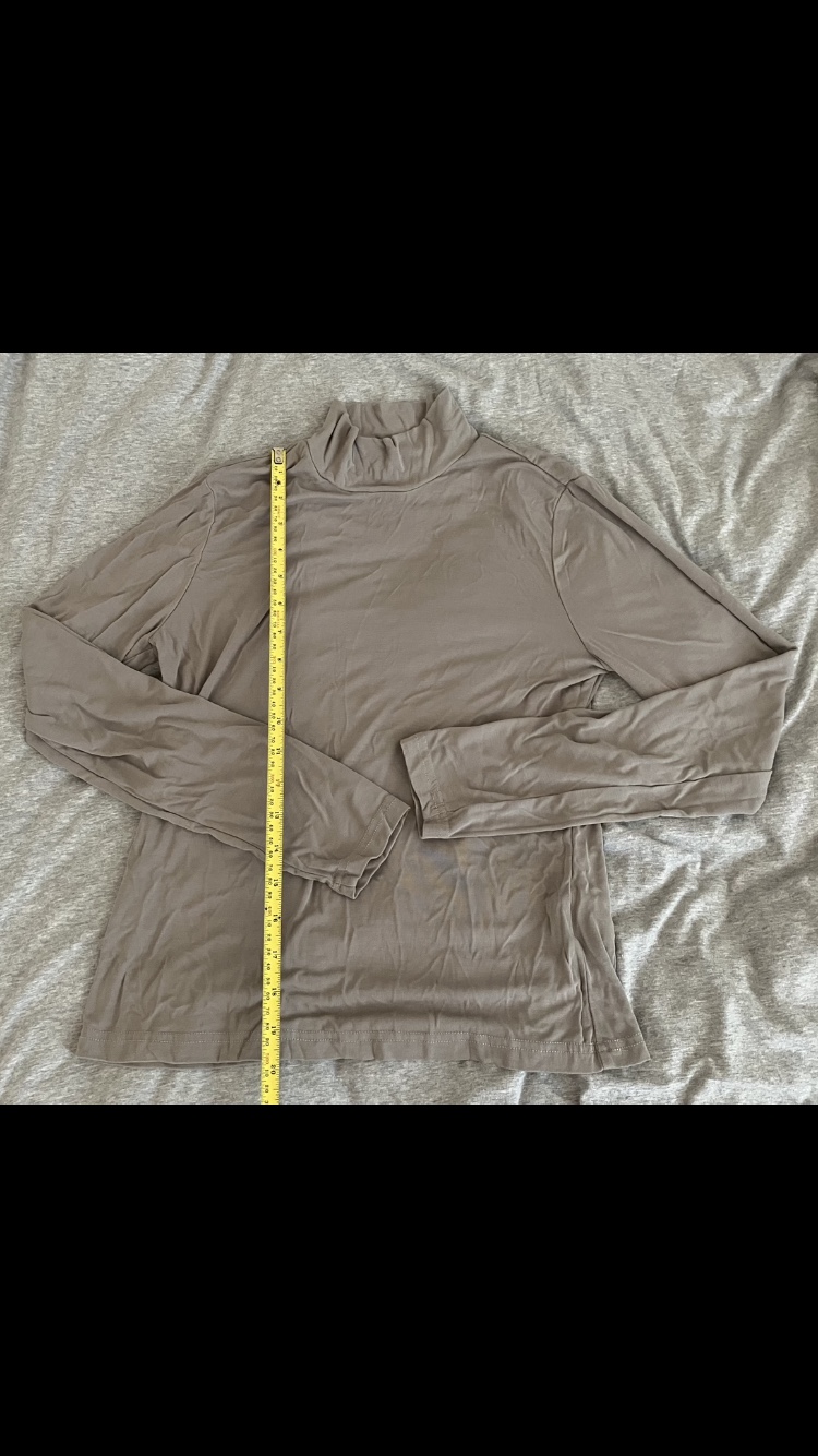 Women’s Shein Light Grey/Taupe Long Sleeved Shirt 👚🩶🤎 image indicator(2)