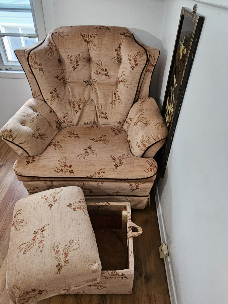 Chair & Ottoman  # freecycle - photo 2