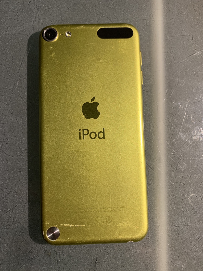 iPod model A1421 (2012) 5th generation