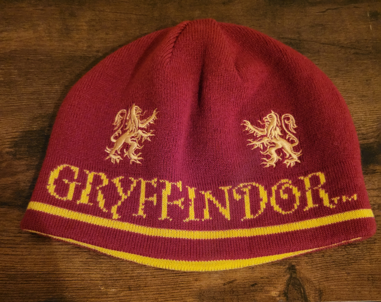#Freecycle - Gryffindor winter hat thumbnail