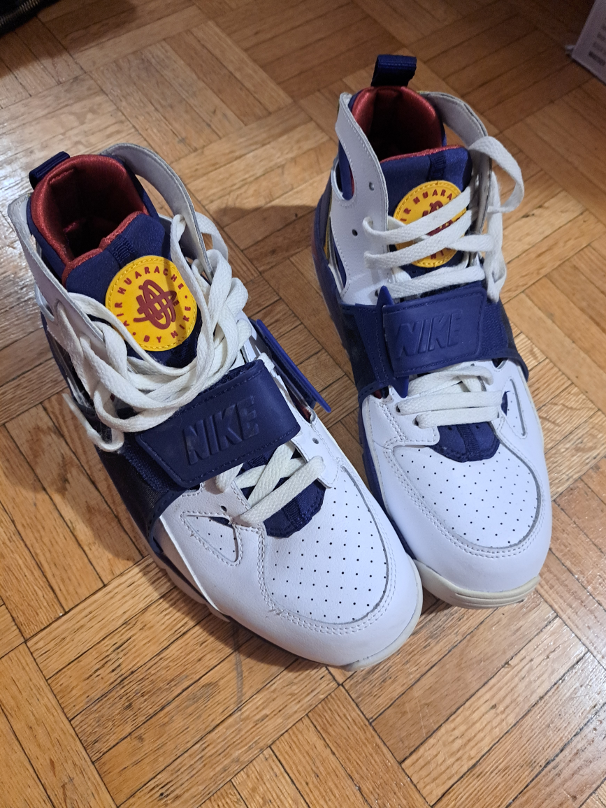 Nike huarache shoes size 9.5
