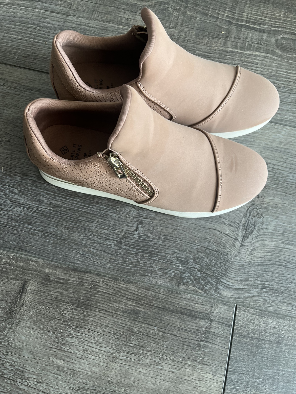 Beige sneakers thumbnail