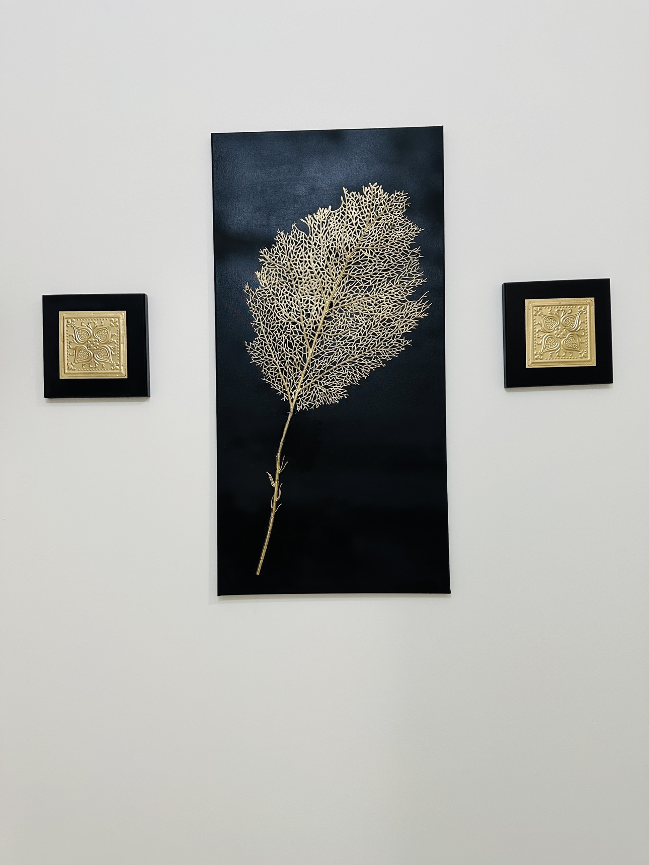 Beautiful 3 piece wall art in black and gold image indicator(3)