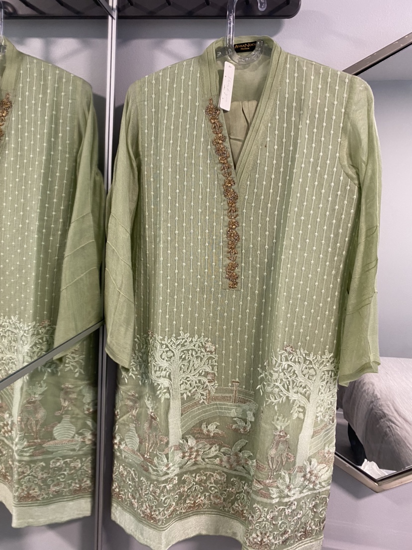 Brand new agha noor Pakistan suit 2 pieces thumbnail