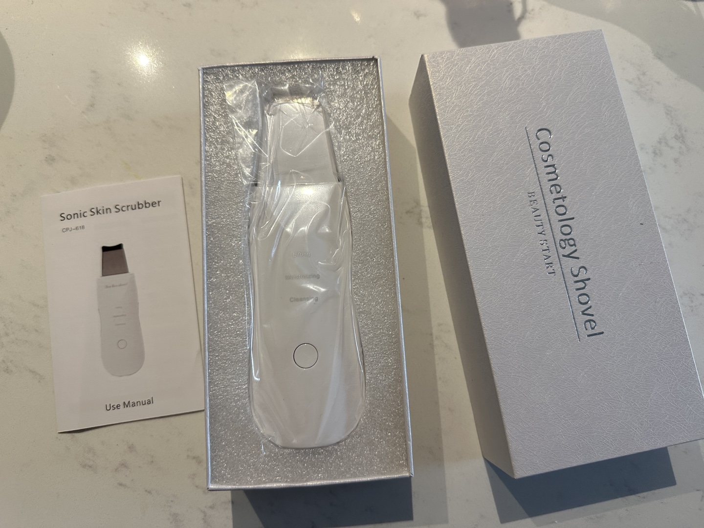 Ultrasonic facial derma skin scrubber