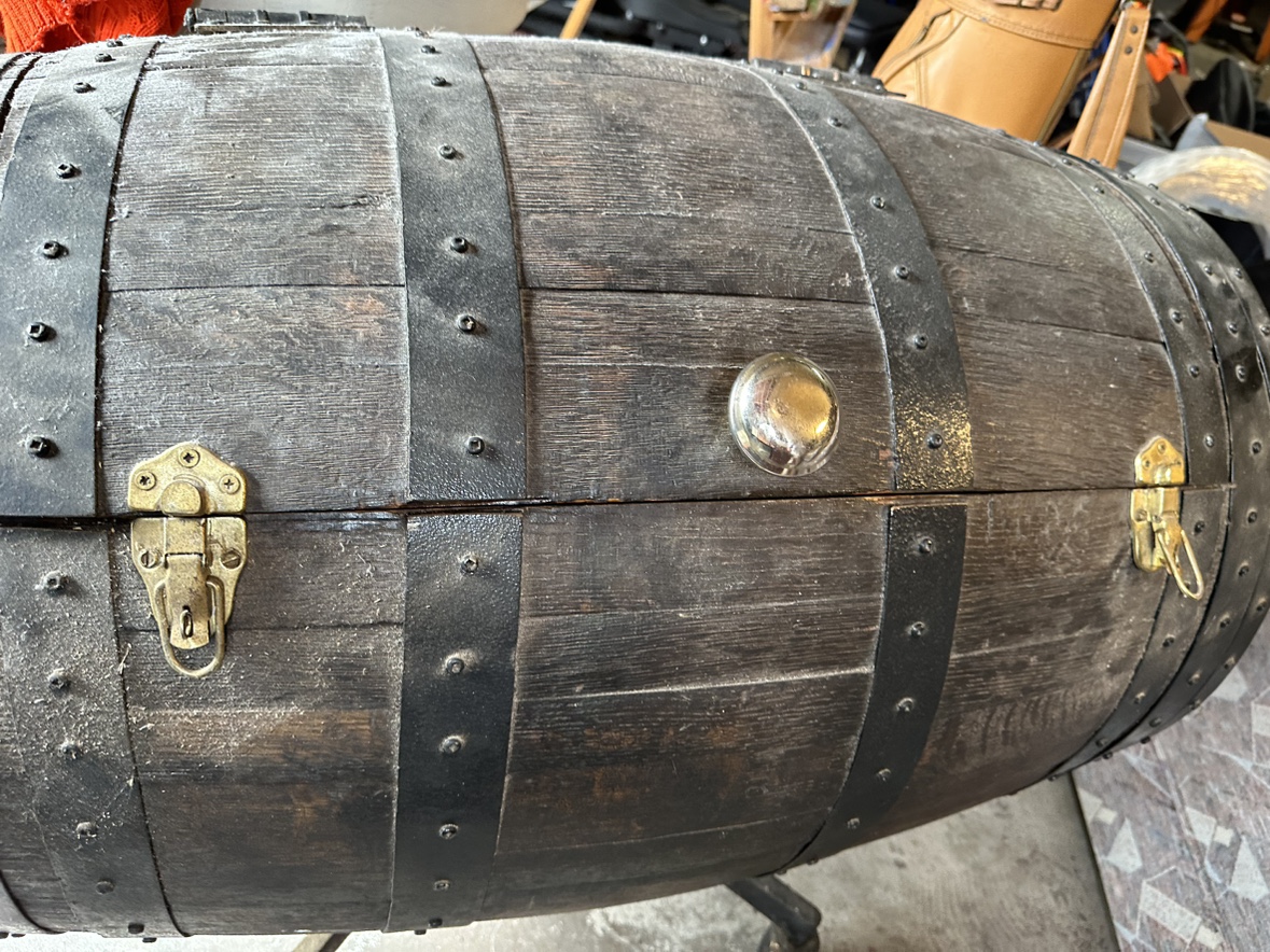 Canadian Antique Barrel with Lid - photo 3
