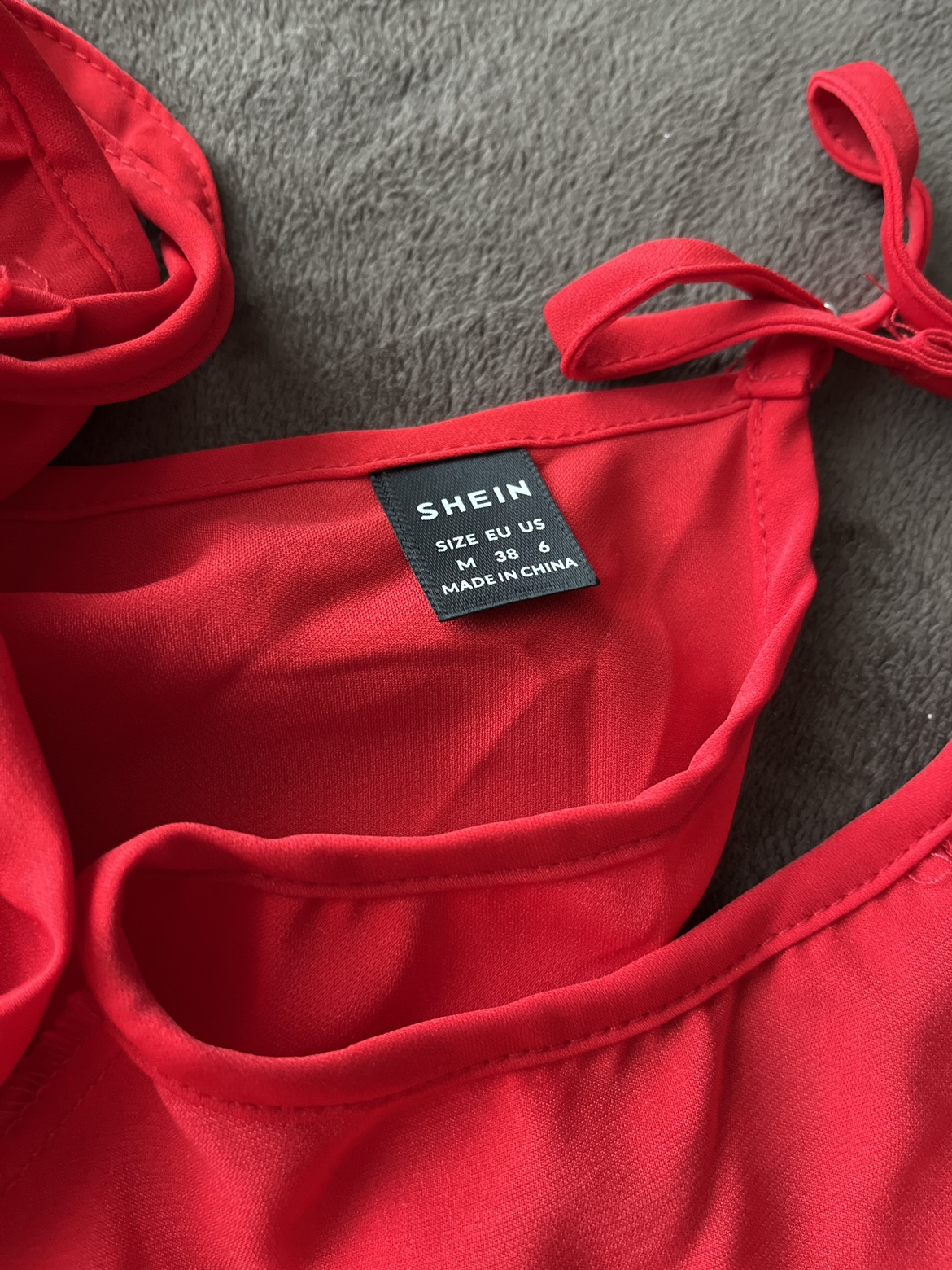 Red wrap dress image indicator(3)