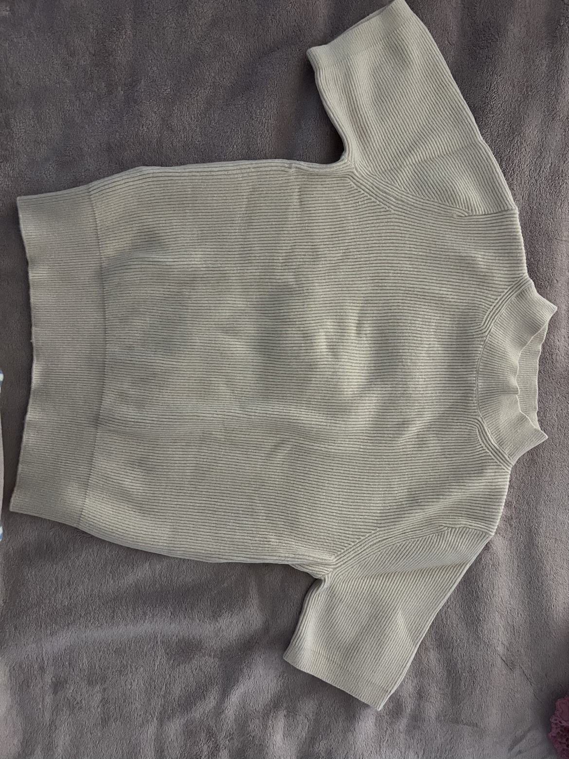 White top thumbnail