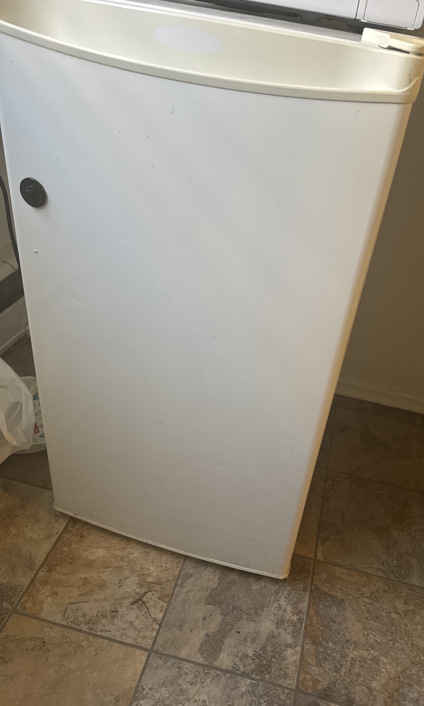 Mini fridge