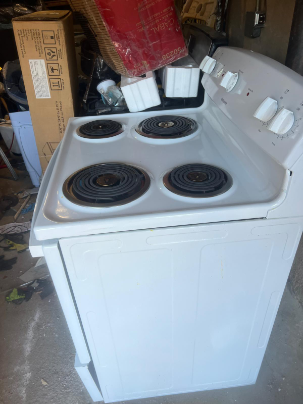 Hotpoint Electric Stove - photo 2