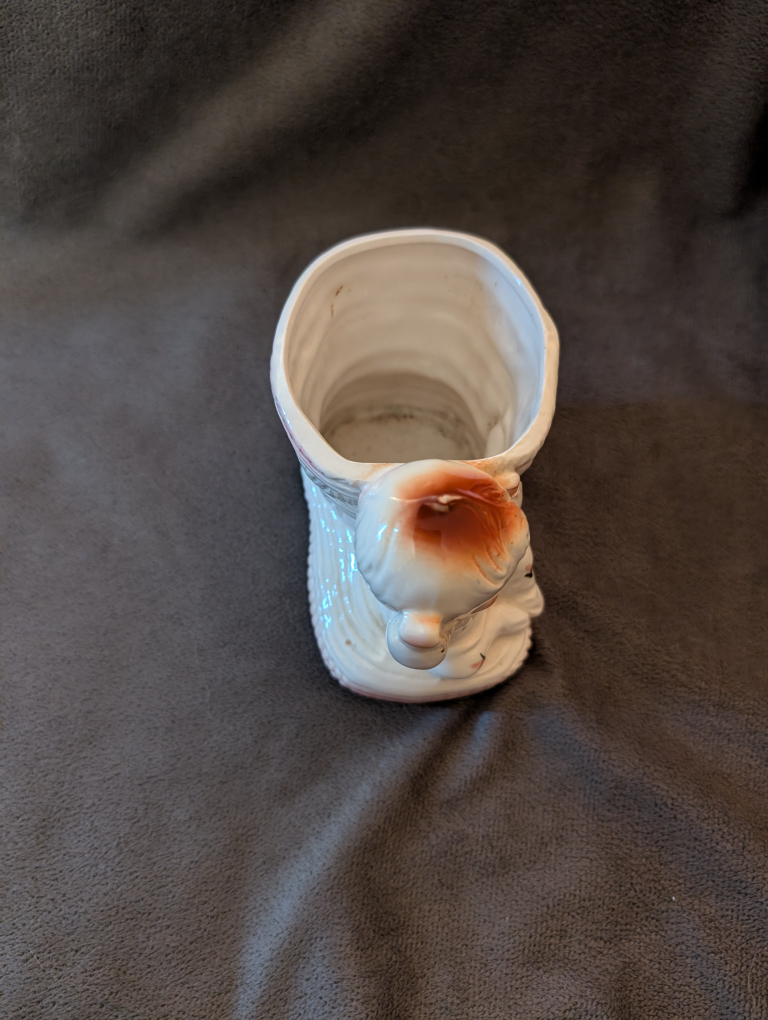 VINTAGE Planter Pink Baby in Baby Bootie Rubens Japan ⚽ image indicator(2)