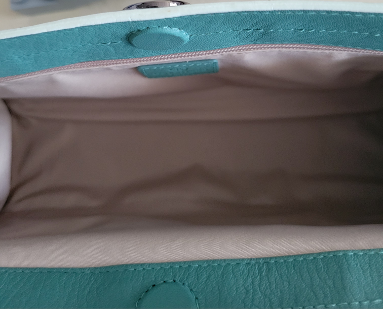 leather clutch image indicator(3)