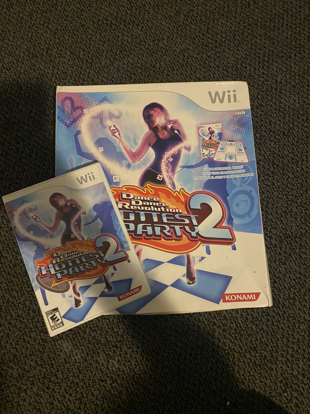 Dance Dance Revolution Hottest Party 2 with Dance Mat (Wii) thumbnail