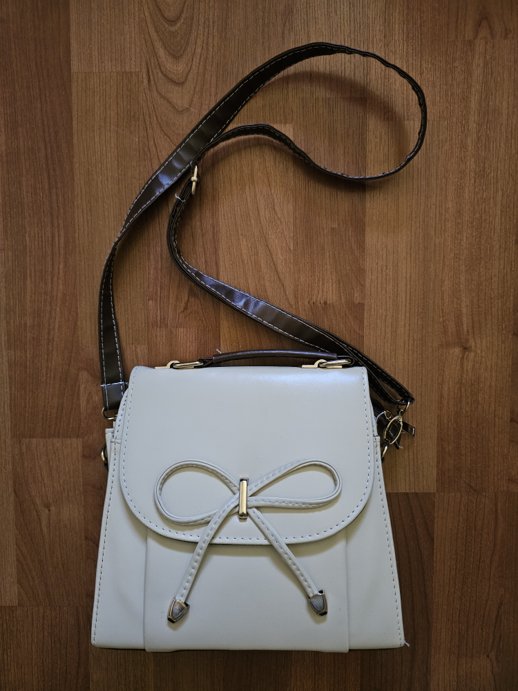 Cream purse thumbnail