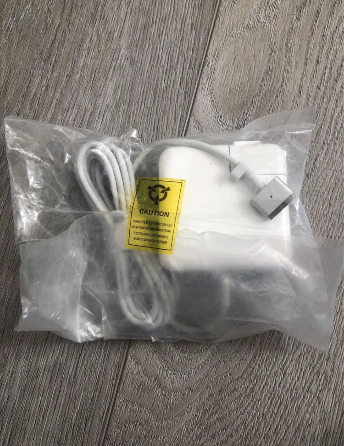 Mac book Charger thumbnail