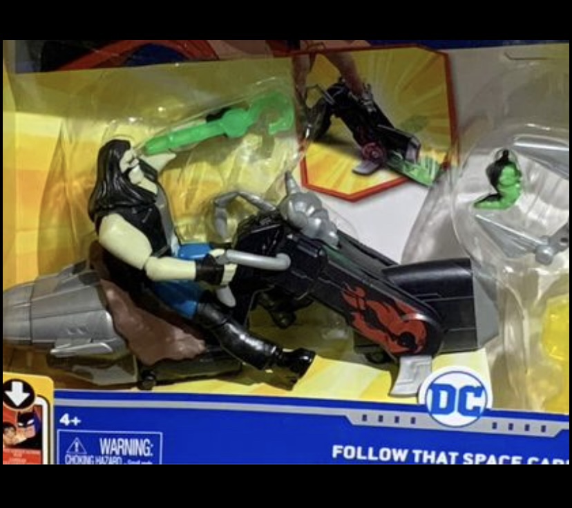 Justice League Action Figures Superman VS. Lobo play set. image indicator(3)