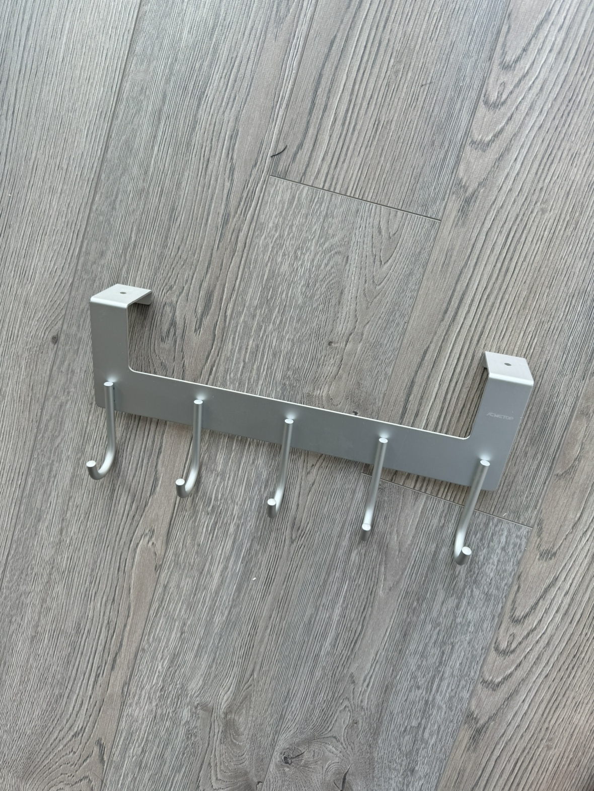 Over the door hooks image indicator(2)