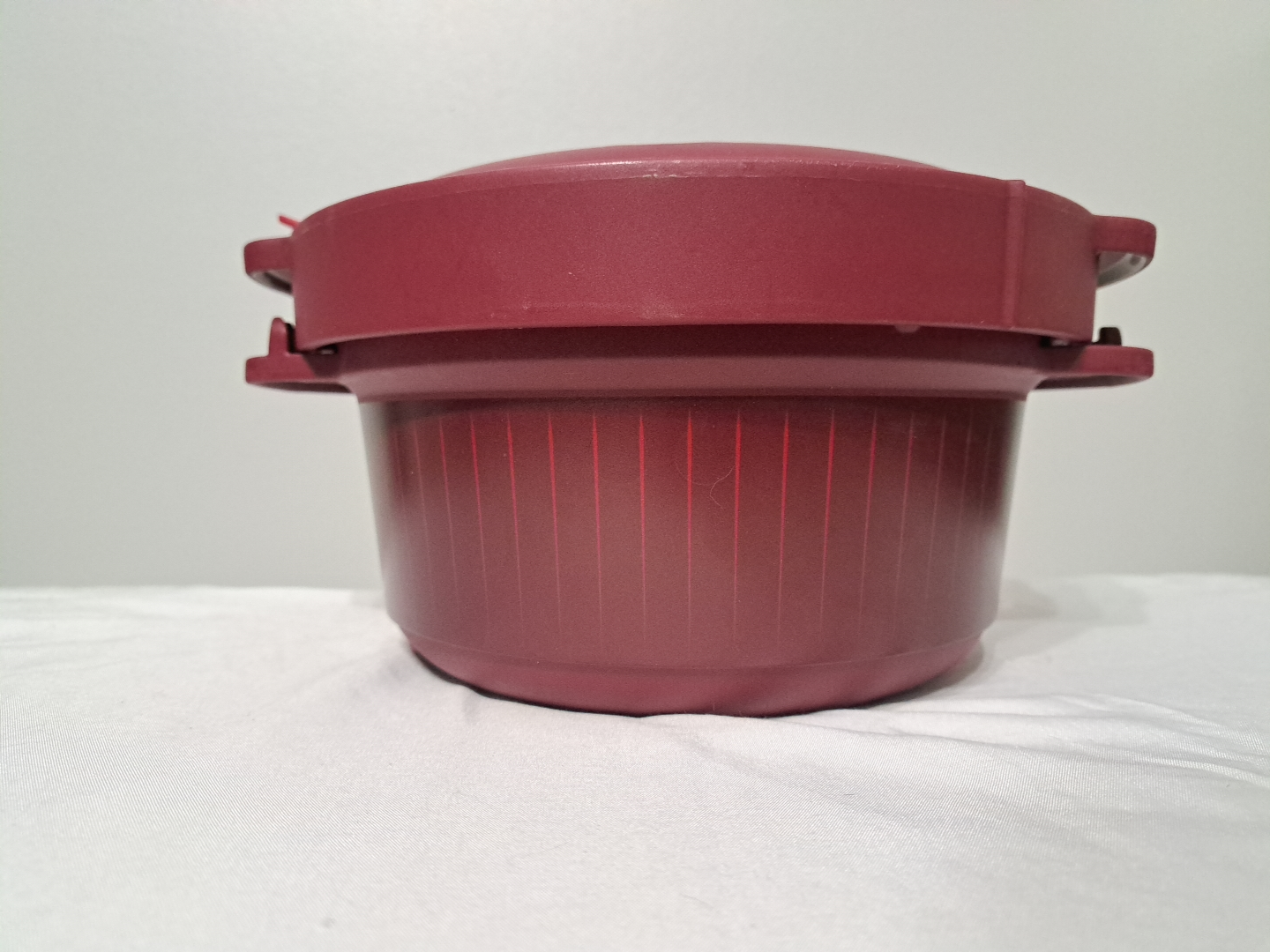 TUPPERWARE MICROWAVE PRESSURE COOKER - photo 3