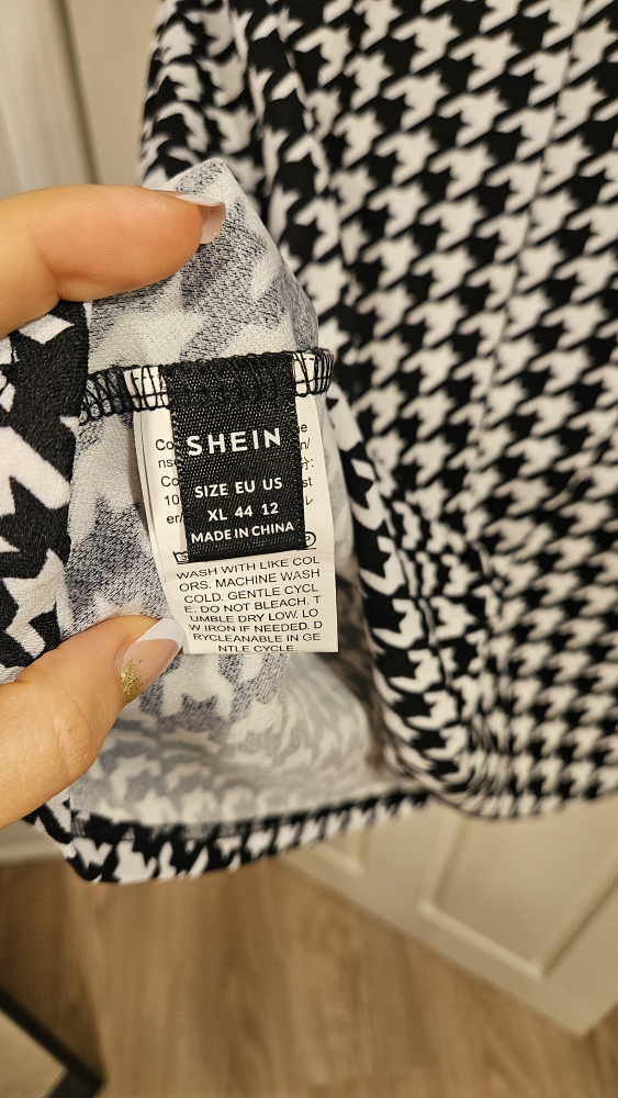 SHEIN Clasi Houndstooth Print Puff Sleeve Belted Dress image indicator(6)