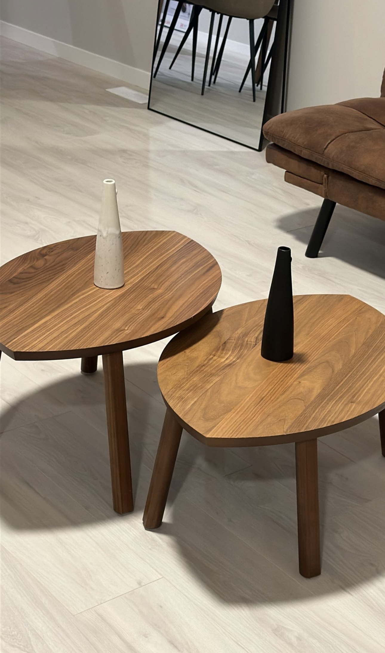 Nesting tables, set of 2, walnut veneer