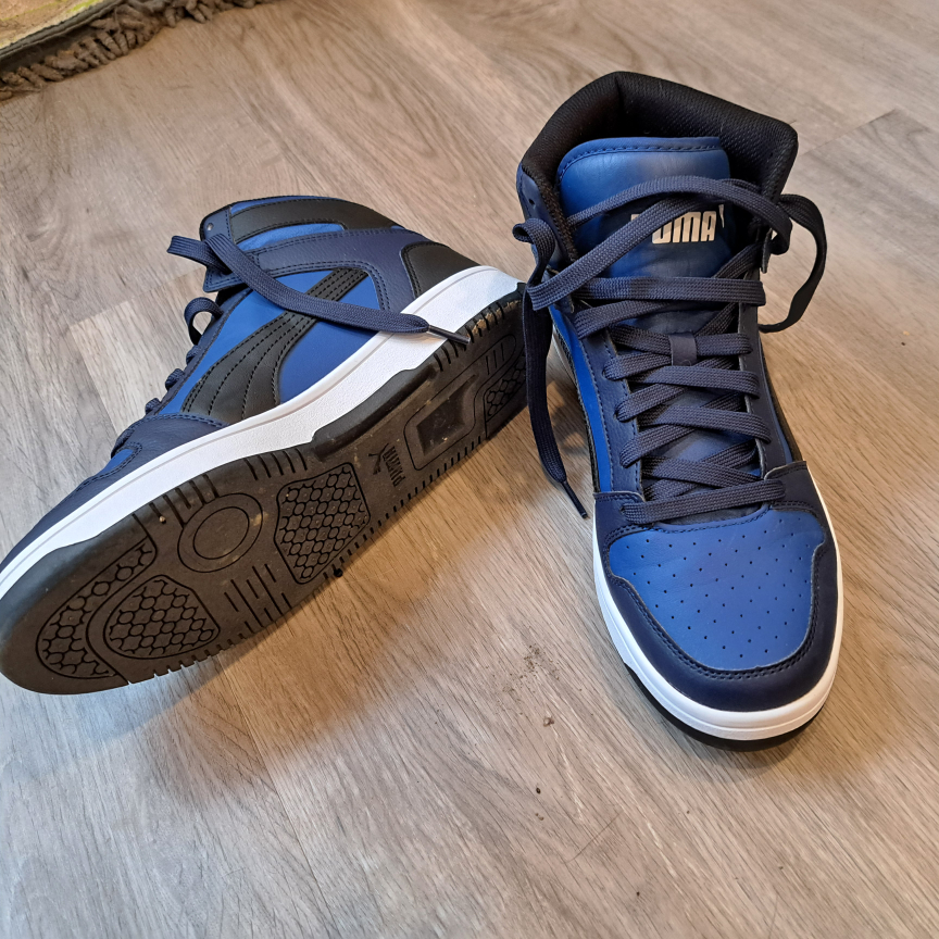 slightly used Men's size 10 Puma Hi top blue black sneakers - photo 2