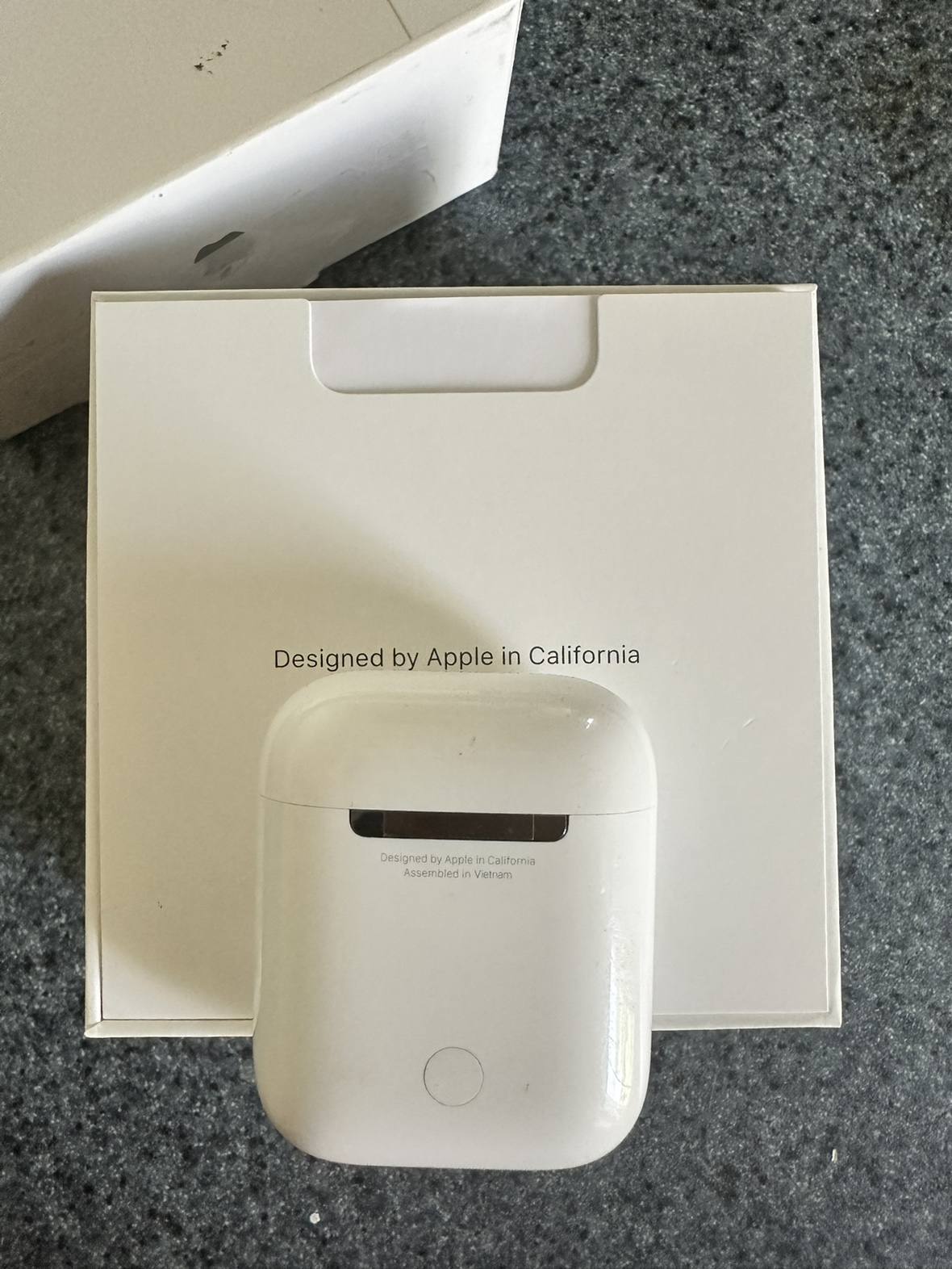 Apple AirPods Charging Case image indicator(4)