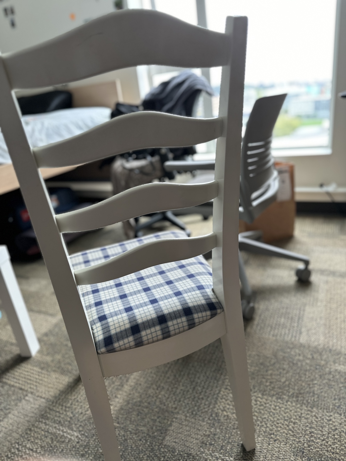 White wooden chair thumbnail