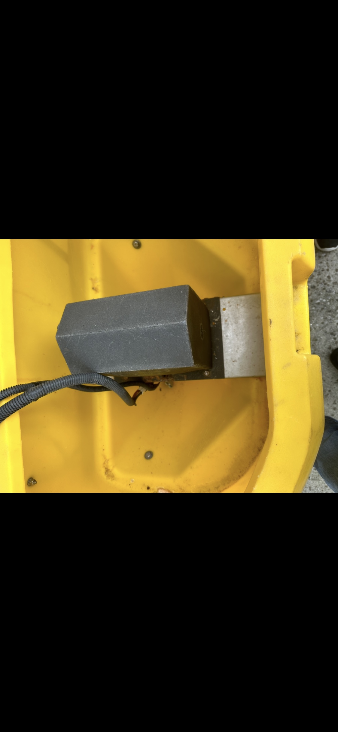 Tail Gate Salter for Pick Up Truck - photo 2