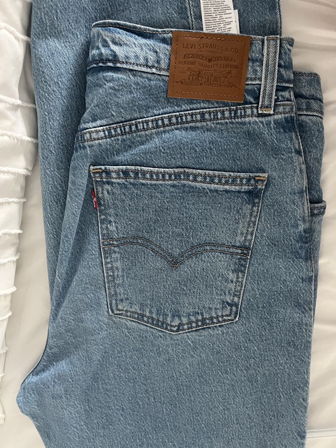 70'S HIGH SLIM STRAIGHT WOMEN'S JEANS, LEVI’S. thumbnail