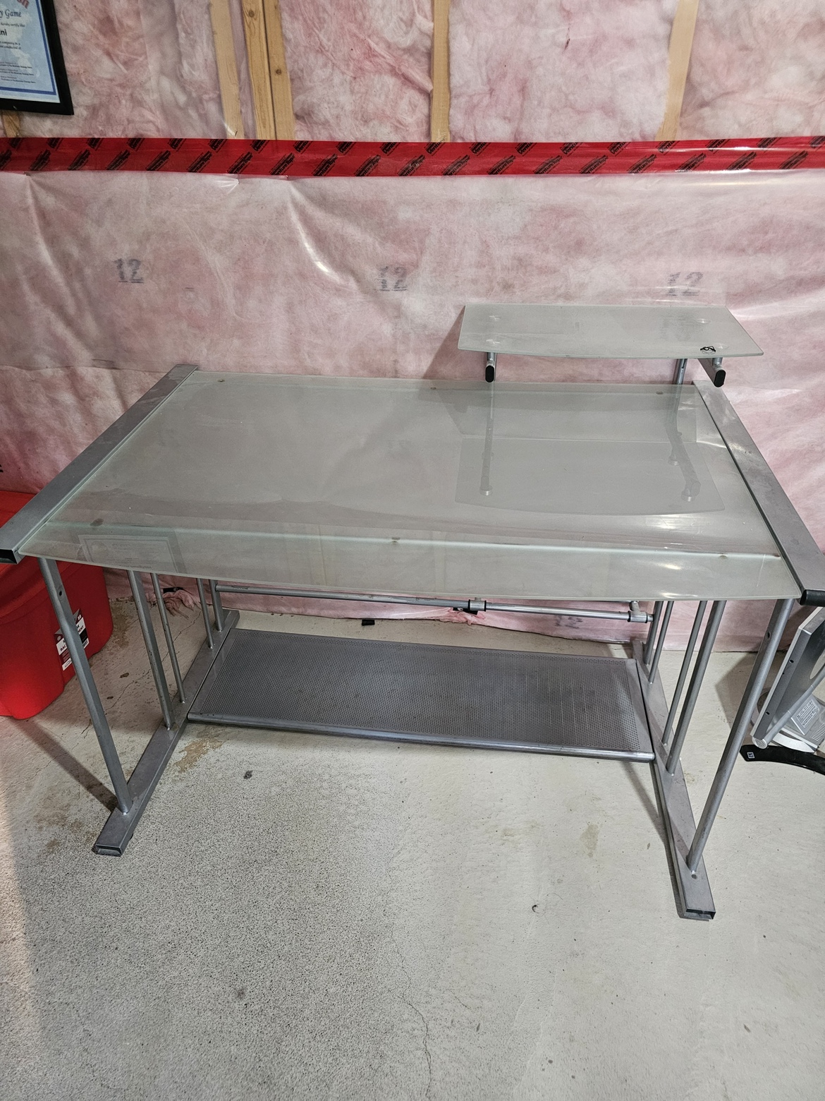 Glass table thumbnail